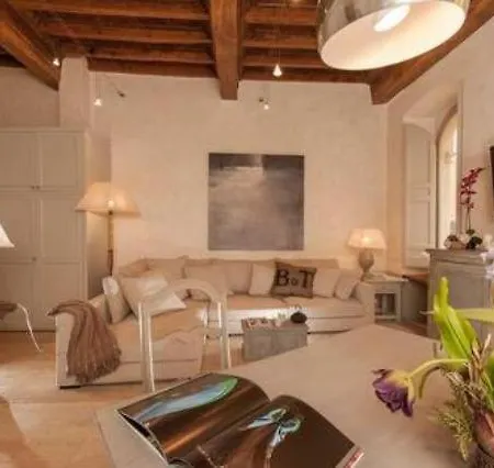 Sophisticated Near Navona Square Διαμέρισμα *
